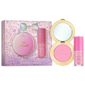 Too Faced Dream A Little Dream Gift Set: Cloud Crush Blush Kissing Jelly Lip Oil